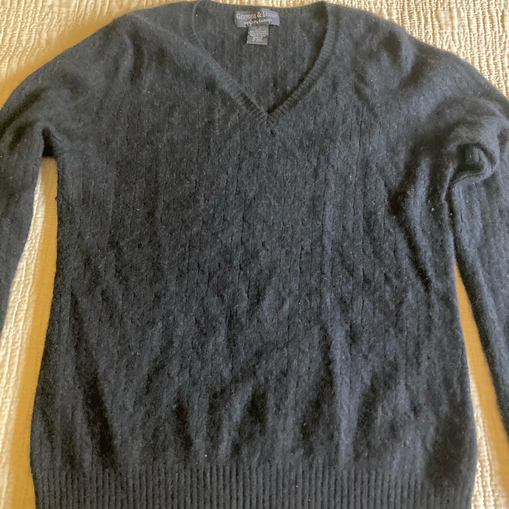 100% 2 ply cashmere v neck sweater